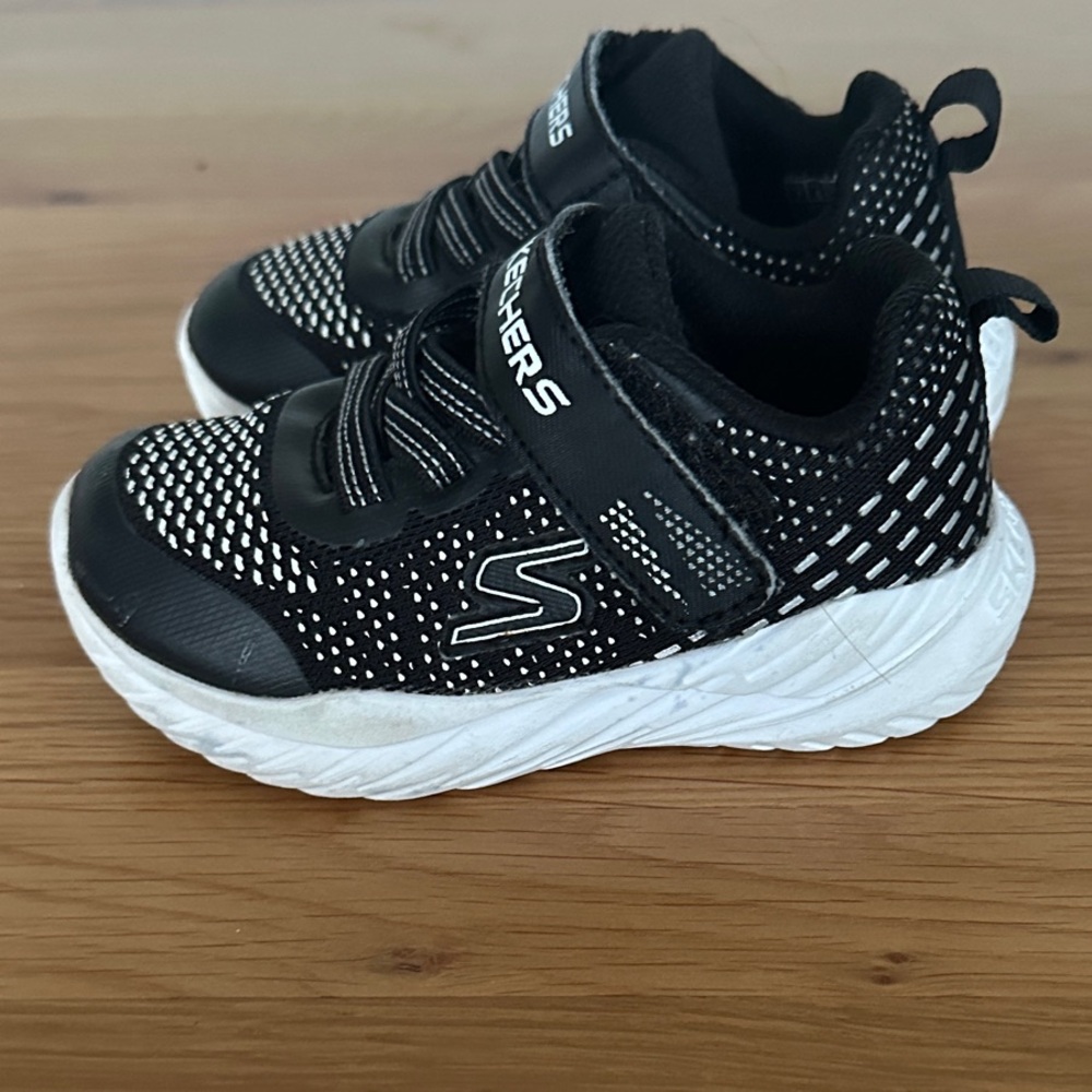 Skechers Kids Black and White Dotted Sneakers Size 7